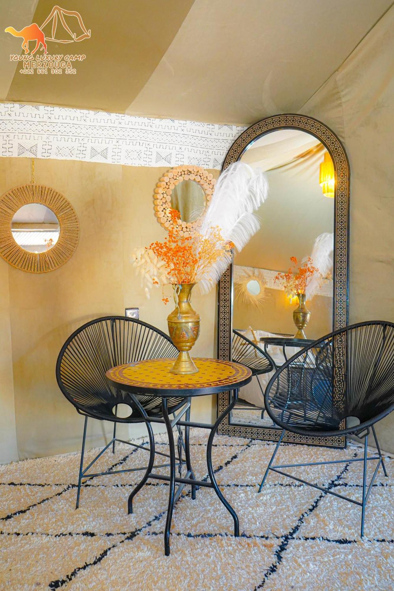 Young Luxury Camp Merzouga Bagian luar foto