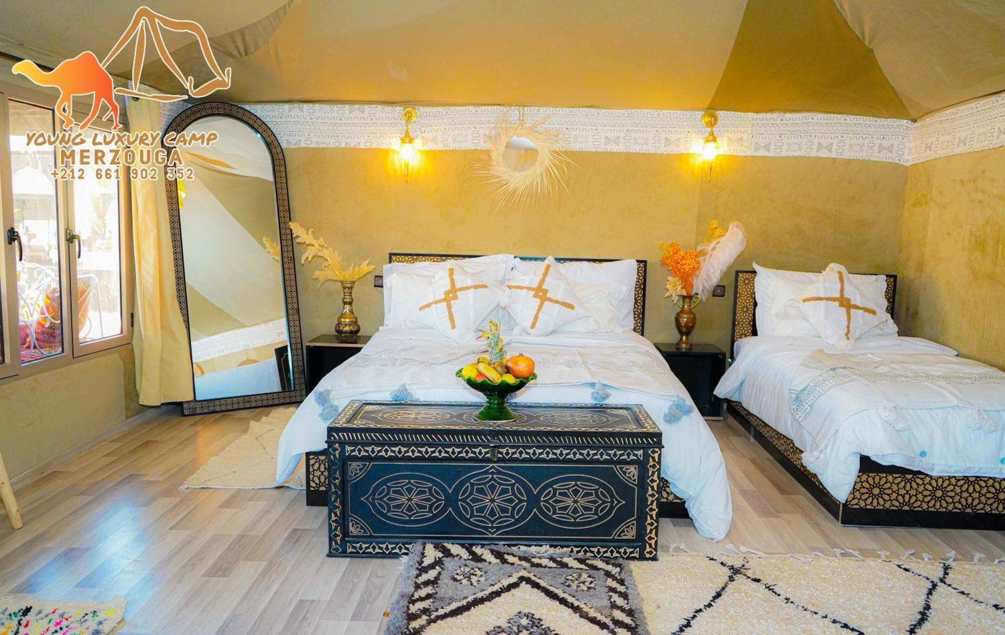 Young Luxury Camp Merzouga Bagian luar foto