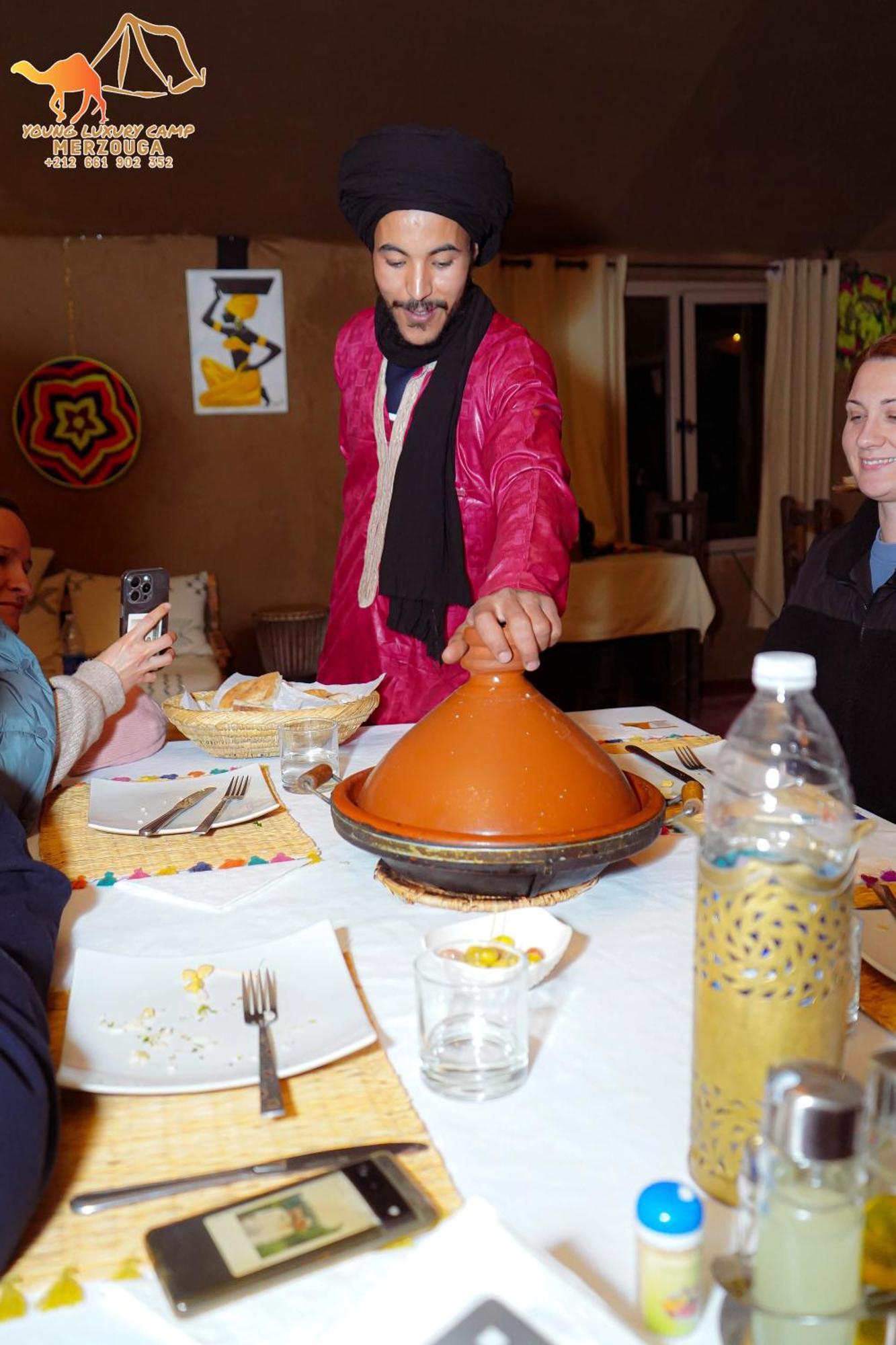 Young Luxury Camp Merzouga Bagian luar foto