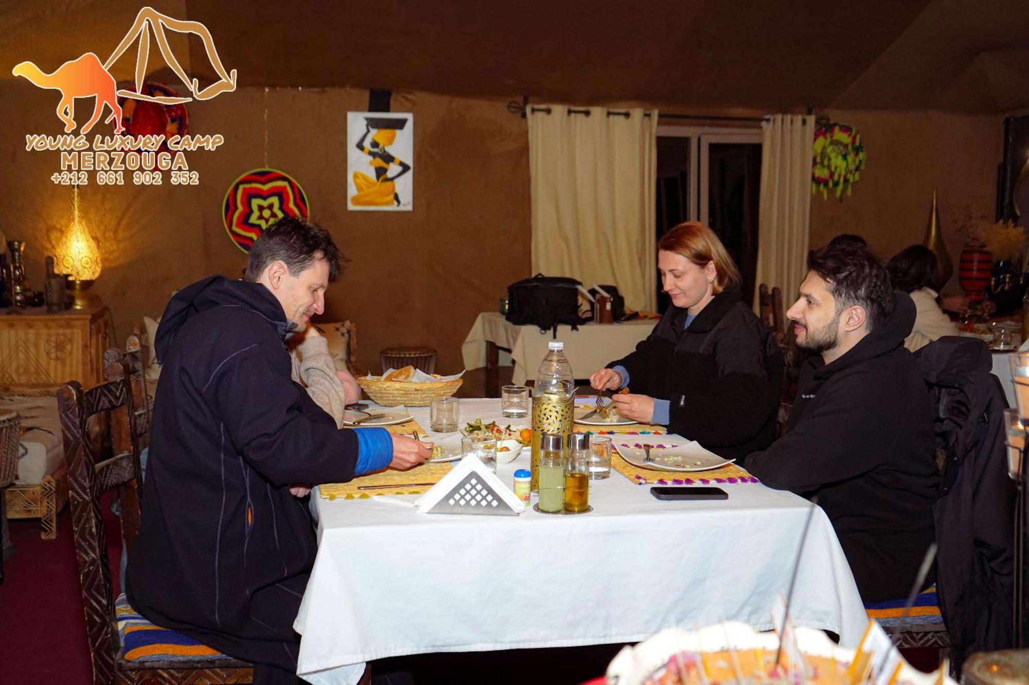 Young Luxury Camp Merzouga Bagian luar foto