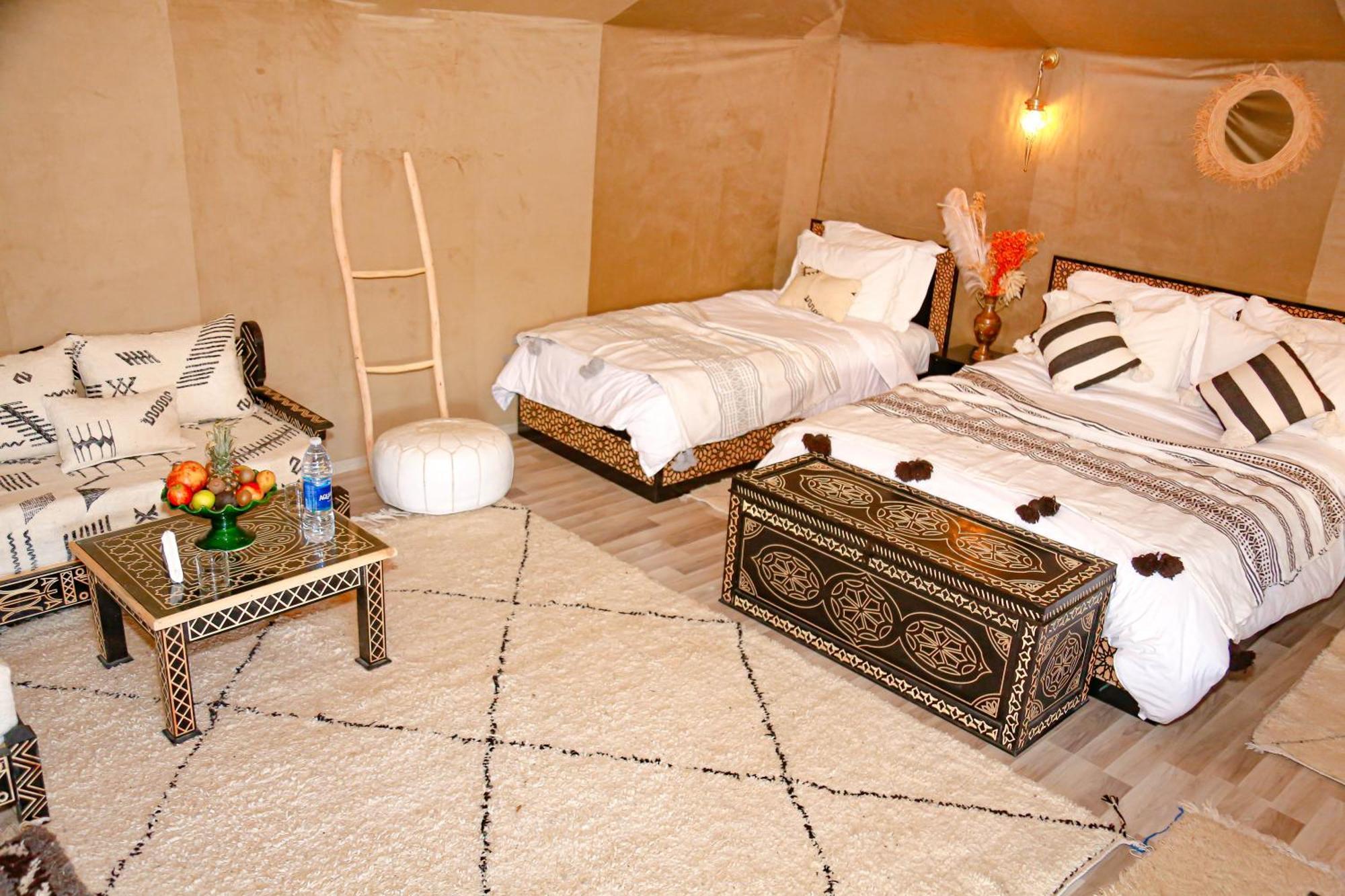 Young Luxury Camp Merzouga Bagian luar foto